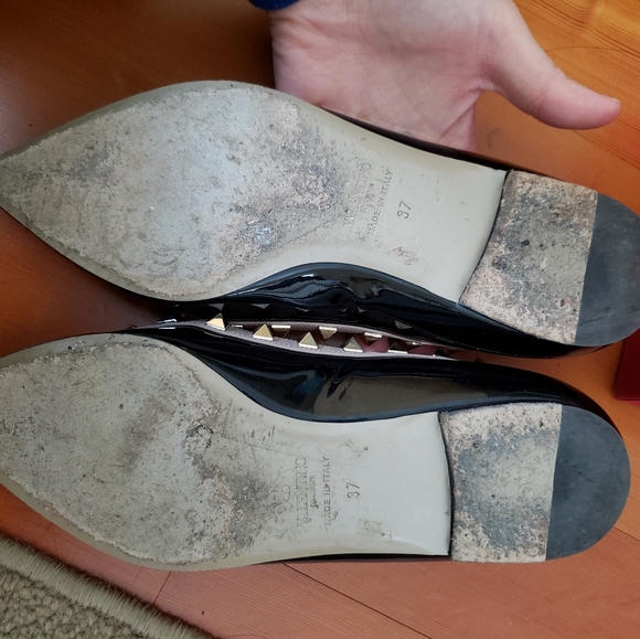 *SOLD*Valentino Rockstud Black Patent Flats 37 - Picture 3 of 3